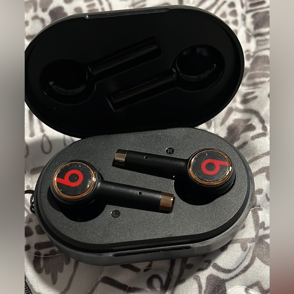 Black wireless beats headphones